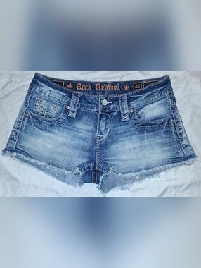 Rock Revival "Alivia" Shorts Size 26